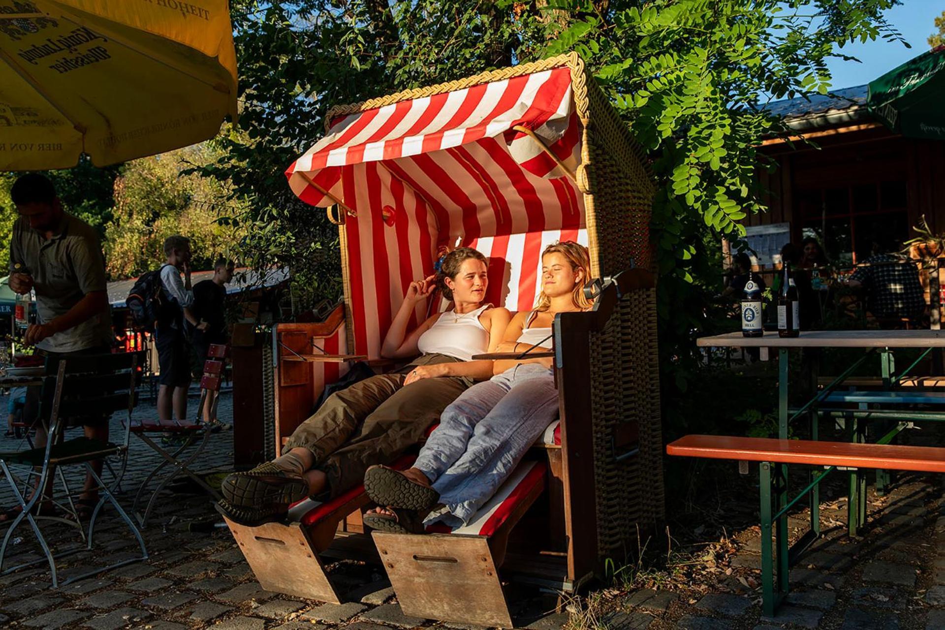 The Tent - Youth Only - Buchung Leider Nur Bis 30 Jahre Moeglich! มิวนิก ภายนอก รูปภาพ