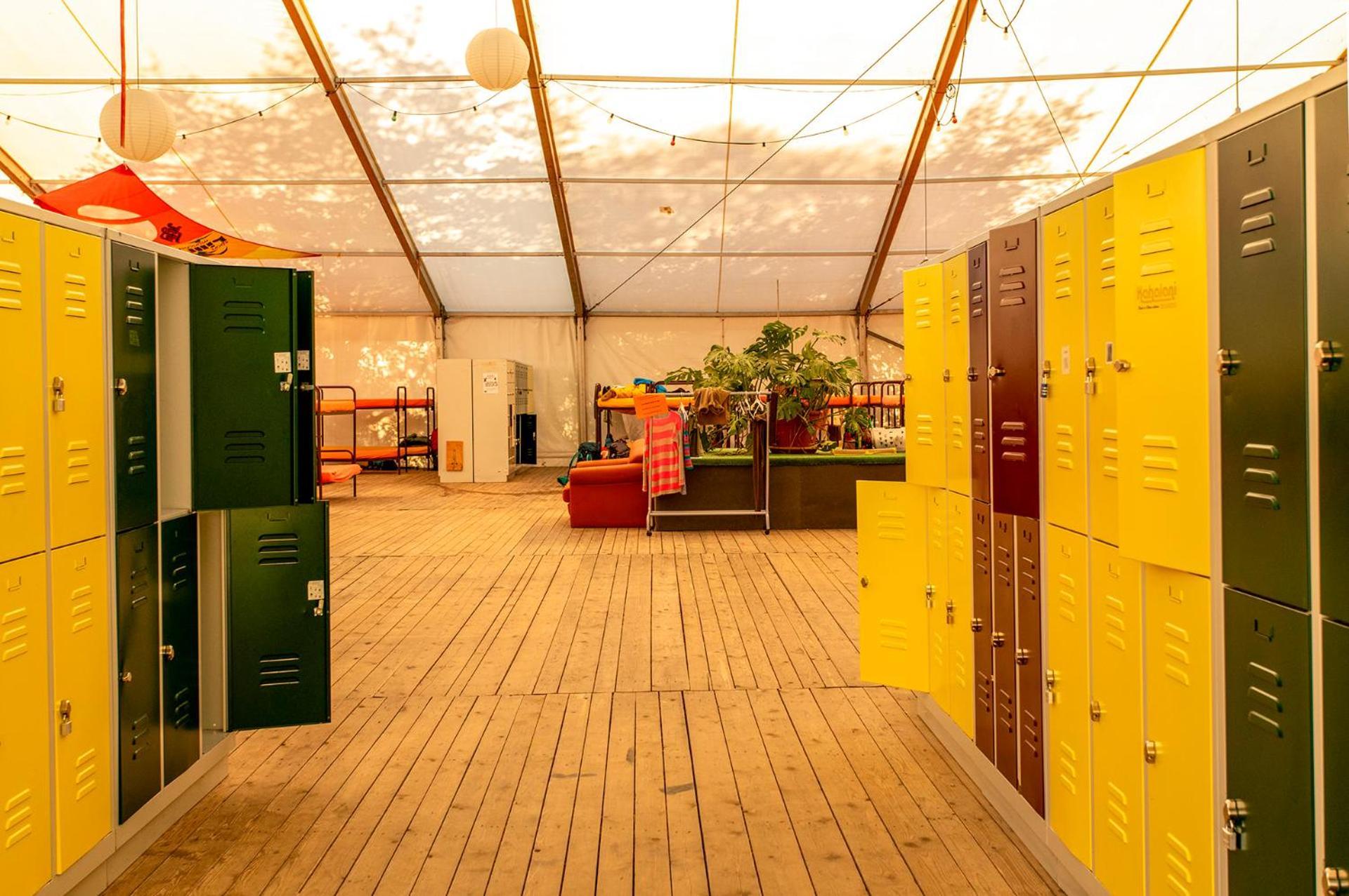 The Tent - Youth Only - Buchung Leider Nur Bis 30 Jahre Moeglich! มิวนิก ภายนอก รูปภาพ